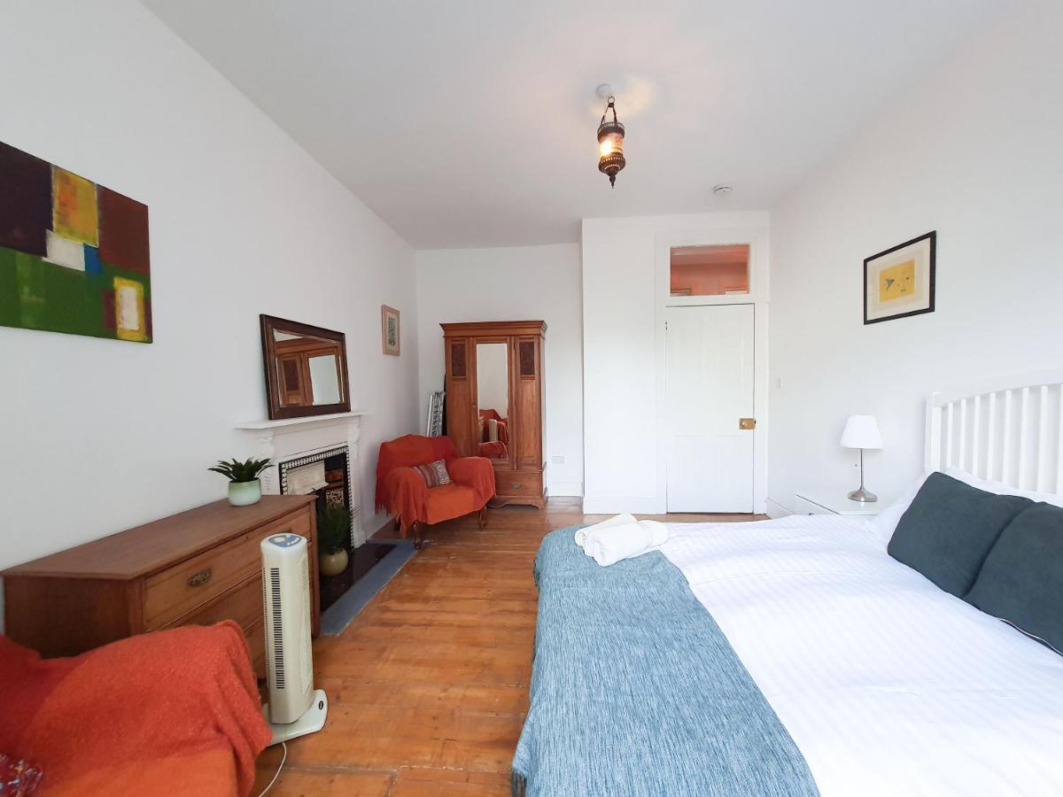Edinburgh Charming Old Town Apartment ภายนอก รูปภาพ