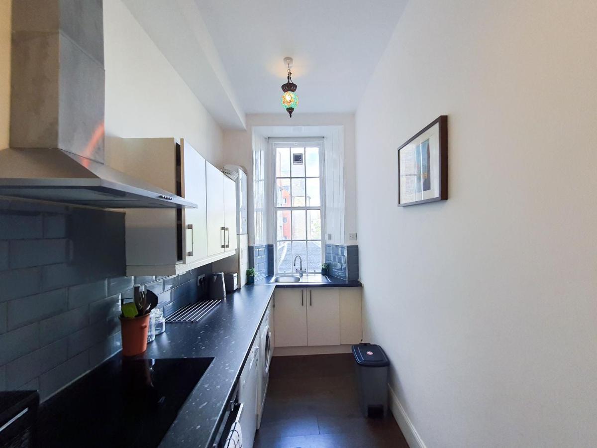 Edinburgh Charming Old Town Apartment ภายนอก รูปภาพ