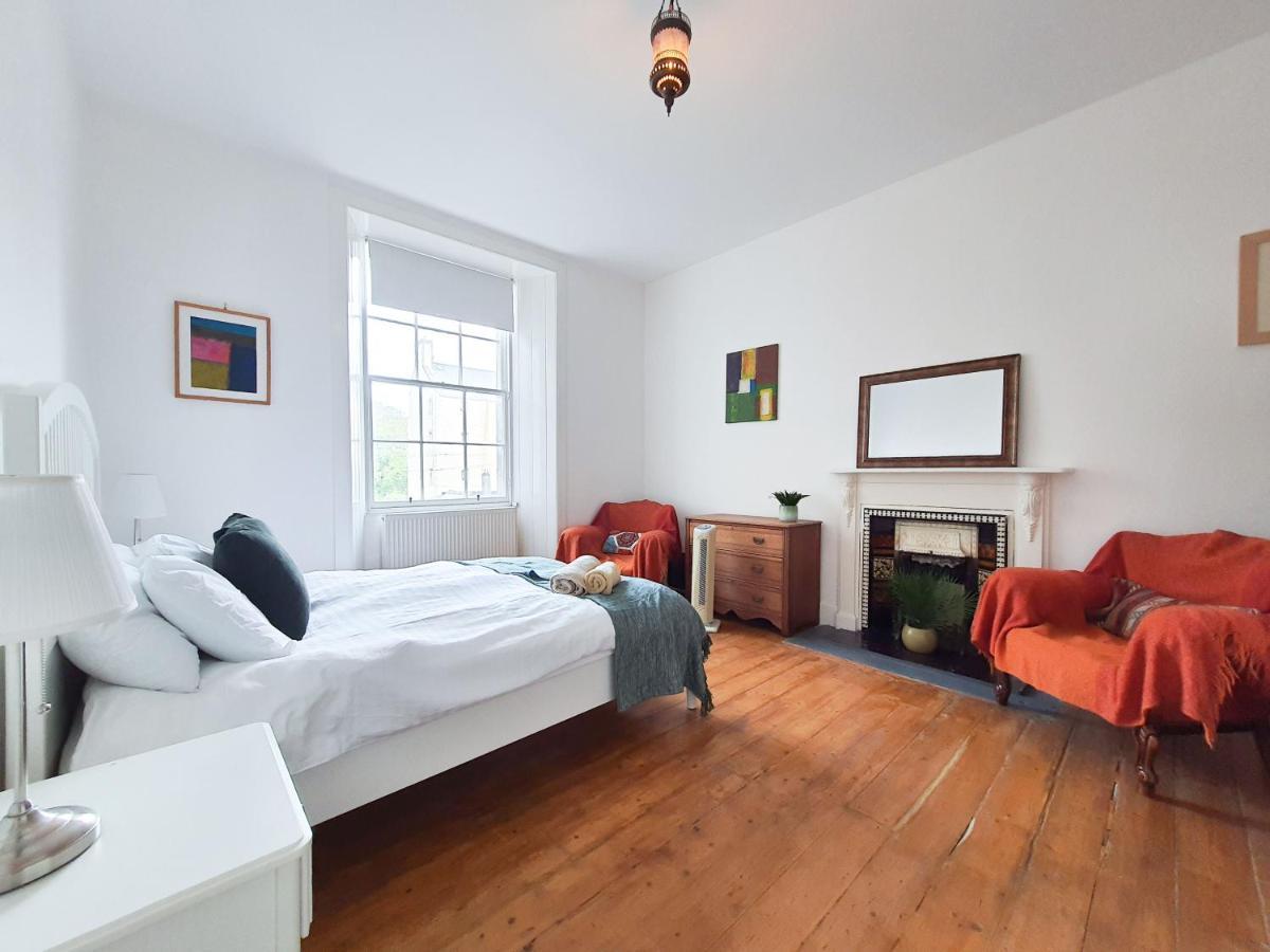 Edinburgh Charming Old Town Apartment ภายนอก รูปภาพ